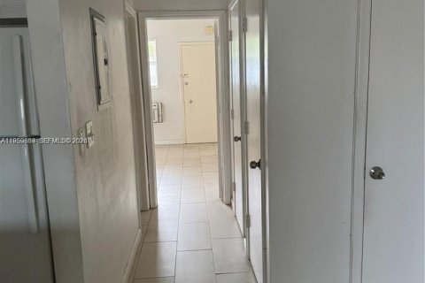 Condominio en alquiler en Miami, Florida, 1 dormitorio, 55.74 m2 № 2020255 - foto 5