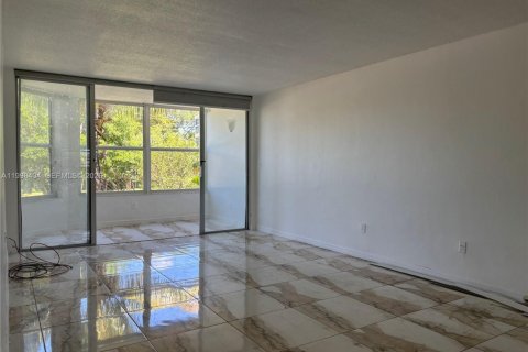 Copropriété à louer à Miami, Floride: 1 chambre, 83.43 m2 № 2060688 - photo 3