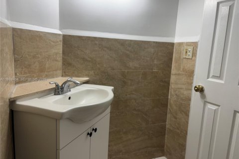 Copropriété à louer à Miami, Floride: 1 chambre, 83.43 m2 № 2060688 - photo 5