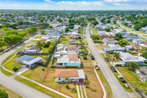 Villa ou maison à vendre à Miami, Floride: 3 chambres, 90.58 m2 № 1930225 - photo 20