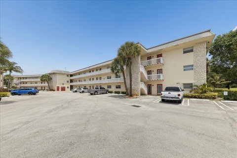 Condominio en Lauderhill, Florida, 1 dormitorio  № 2087851