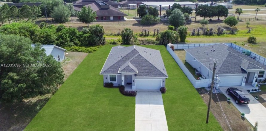 Villa ou maison à LaBelle, Floride 3 chambres, 139.63 m2 № 2186342