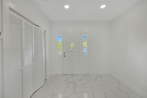 Casa en alquiler en Miami, Florida, 3 dormitorios, 212 m2 № 2026468 - foto 9