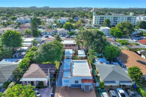 Casa en alquiler en Miami, Florida, 3 dormitorios, 212 m2 № 2026468 - foto 22