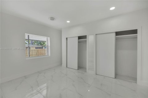 Casa en alquiler en Miami, Florida, 3 dormitorios, 212 m2 № 2026468 - foto 12