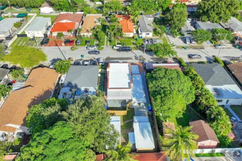 Casa en alquiler en Miami, Florida, 3 dormitorios, 212 m2 № 2026468 - foto 30