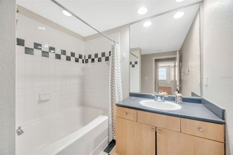 Condominio en venta en Tampa, Florida, 1 dormitorio, 73.3 m2 № 1597982 - foto 25