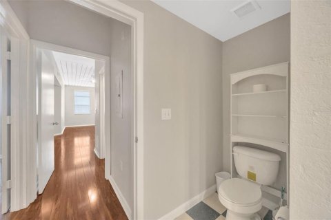 Condo in Tampa, Florida, 1 bedroom  № 1597982 - photo 27