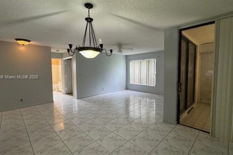 Купить кондоминиум в Коконат Крик, Флорида 3 спальни, 104.05м2, № 1960259 - фото 3