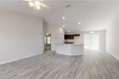 House in Ocala, Florida 3 bedrooms, 115.48 sq.m. № 2222243 - photo 3