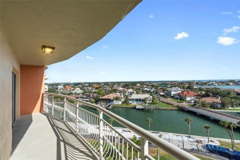 Condo in Saint Petersburg, Florida, 1 bedroom  № 1666876 - photo 22