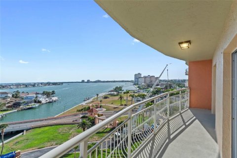 Condo in Saint Petersburg, Florida, 1 bedroom  № 1666876 - photo 21
