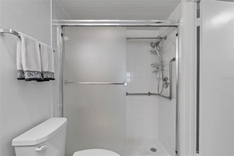 Condo in Saint Petersburg, Florida, 1 bedroom  № 1666876 - photo 13