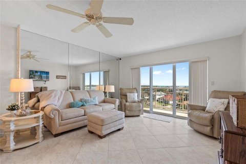 Condo in Saint Petersburg, Florida, 1 bedroom  № 1666876 - photo 2