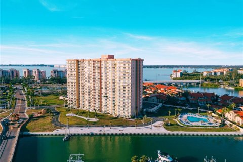 Condo in Saint Petersburg, Florida, 1 bedroom  № 1666876 - photo 24