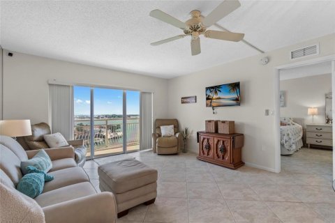 Condo in Saint Petersburg, Florida, 1 bedroom  № 1666876 - photo 5