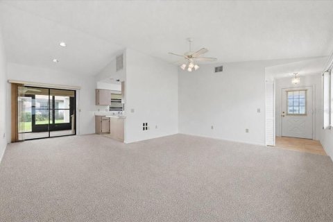 Casa en venta en Lakeland, Florida, 2 dormitorios, 111.11 m2 № 2287277 - foto 5