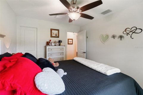 House in North Port, Florida 3 bedrooms, 143.63 sq.m. № 2156220 - photo 30