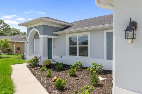 House in North Port, Florida 3 bedrooms, 143.63 sq.m. № 2156220 - photo 7