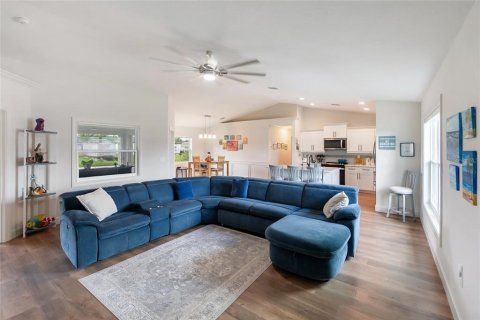 House in North Port, Florida 3 bedrooms, 143.63 sq.m. № 2156220 - photo 9