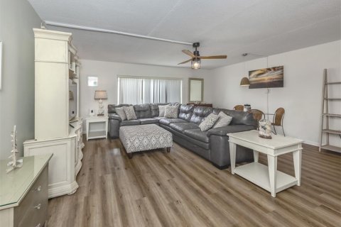 Condominio en venta en Venice, Florida, 2 dormitorios, 75.62 m2 № 1658917 - foto 8