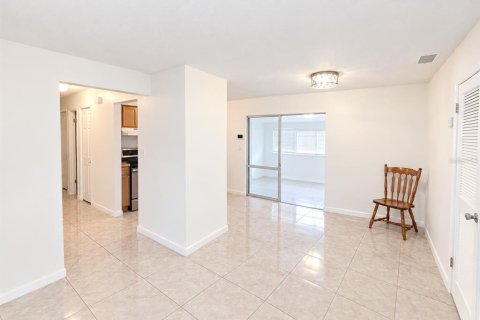 Villa ou maison à vendre à Orlando, Floride: 4 chambres, 124.67 m2 № 2399462 - photo 4