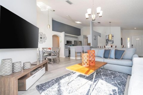 House in Kissimmee, Florida 4 bedrooms, 143.26 sq.m. № 2097881 - photo 4