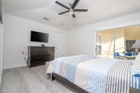 House in Kissimmee, Florida 4 bedrooms, 143.26 sq.m. № 2097881 - photo 9