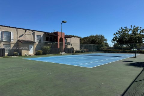 Condominio en venta en Miami, Florida, 1 dormitorio, 65.87 m2 № 2033166 - foto 13