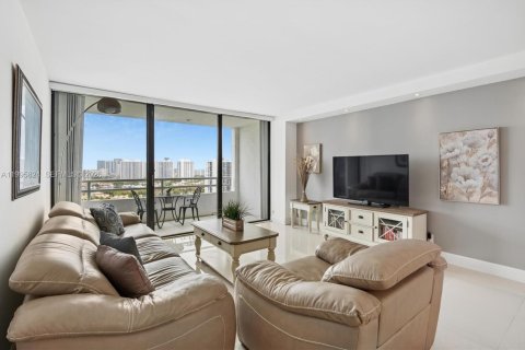 Купить кондоминиум в Авентура, Флорида 2 спальни, 109.25м2, № 2067594 - фото 4