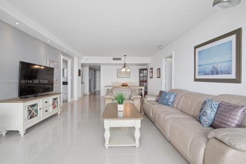 Купить кондоминиум в Авентура, Флорида 2 спальни, 109.25м2, № 2067594 - фото 5