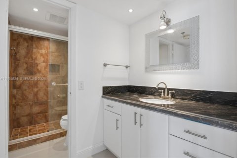 Купить кондоминиум в Авентура, Флорида 2 спальни, 109.25м2, № 2067594 - фото 11