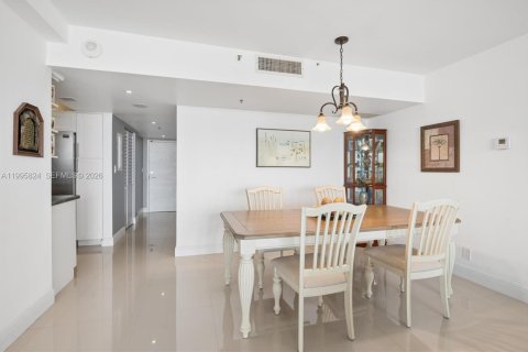 Купить кондоминиум в Авентура, Флорида 2 спальни, 109.25м2, № 2067594 - фото 7