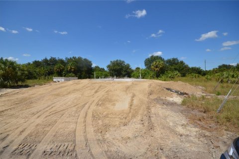 House in Port Charlotte, Florida 4 bedrooms, 147.53 sq.m. № 1833616 - photo 10