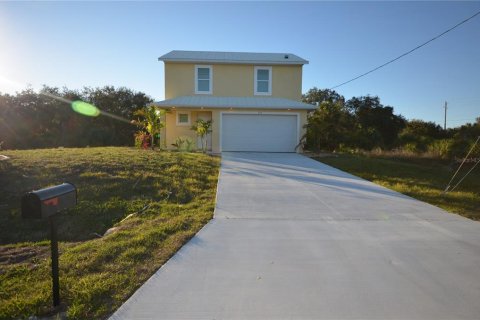 House in Port Charlotte, Florida 4 bedrooms, 147.53 sq.m. № 1833616 - photo 5