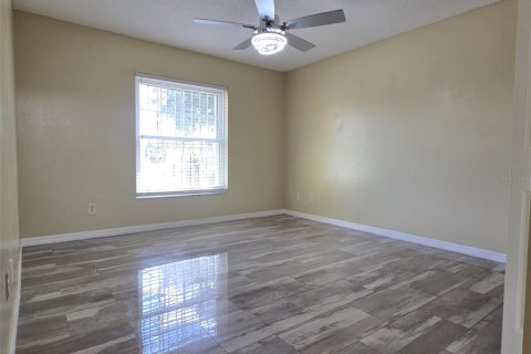 Villa ou maison à louer à Orlando, Floride: 3 chambres, 126.16 m2 № 2101883 - photo 19