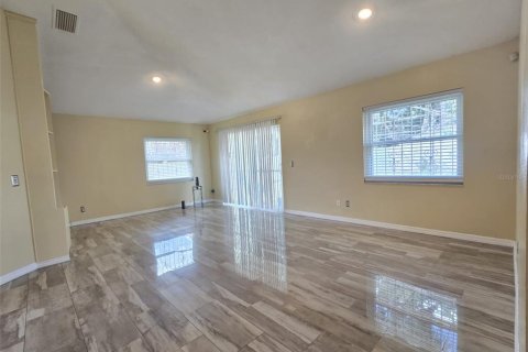 Villa ou maison à louer à Orlando, Floride: 3 chambres, 126.16 m2 № 2101883 - photo 8