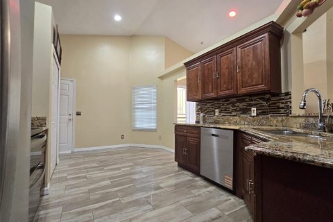 Villa ou maison à louer à Orlando, Floride: 3 chambres, 126.16 m2 № 2101883 - photo 3
