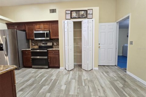 Villa ou maison à louer à Orlando, Floride: 3 chambres, 126.16 m2 № 2101883 - photo 6