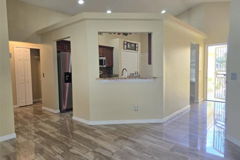 Villa ou maison à louer à Orlando, Floride: 3 chambres, 126.16 m2 № 2101883 - photo 12