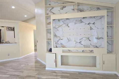 Villa ou maison à louer à Orlando, Floride: 3 chambres, 126.16 m2 № 2101883 - photo 11