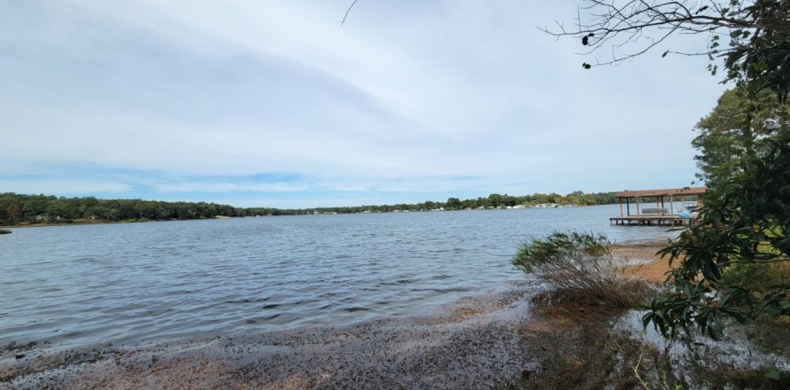 Terreno en De Funiak Springs, Florida № 560125