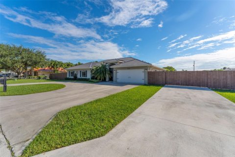 Casa en venta en Homestead, Florida, 4 dormitorios, 217.3 m2 № 1965733 - foto 2