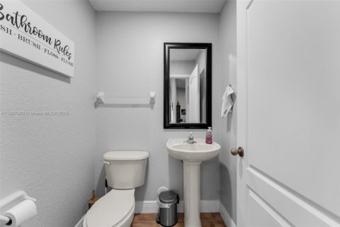 Casa en venta en Homestead, Florida, 4 dormitorios, 217.3 m2 № 1965733 - foto 16