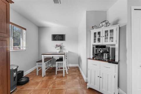 Casa en venta en Homestead, Florida, 4 dormitorios, 217.3 m2 № 1965733 - foto 10