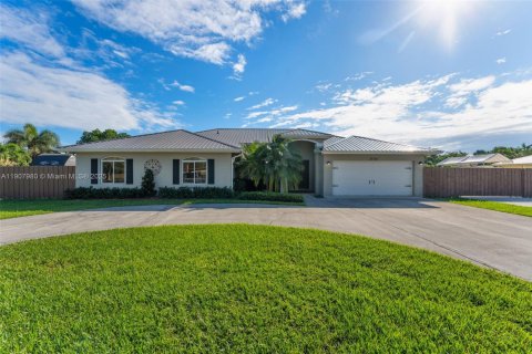 Casa en venta en Homestead, Florida, 4 dormitorios, 217.3 m2 № 1965733 - foto 1