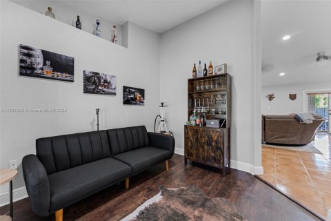 Casa en venta en Homestead, Florida, 4 dormitorios, 217.3 m2 № 1965733 - foto 14