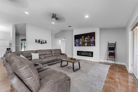 Casa en venta en Homestead, Florida, 4 dormitorios, 217.3 m2 № 1965733 - foto 7