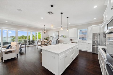 Casa en venta en Saint Pete Beach, Florida, 5 dormitorios, 347.55 m2 № 1771437 - foto 21