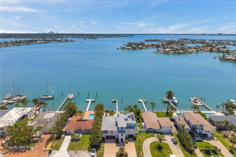 Casa en venta en Saint Pete Beach, Florida, 5 dormitorios, 347.55 m2 № 1771437 - foto 11